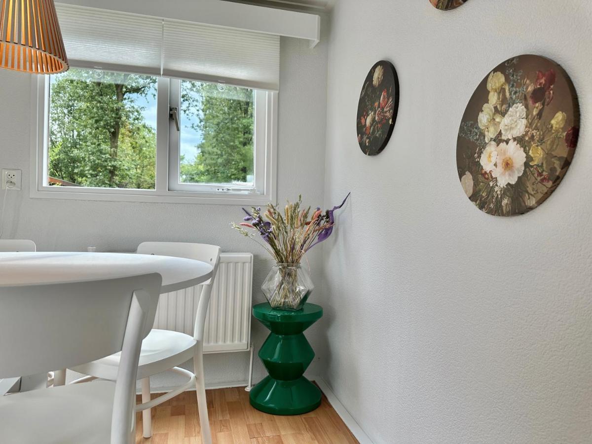 Gezellig Chalet Met 2 Slaapkamers En Zicht Op Het Water Erm Екстер'єр фото