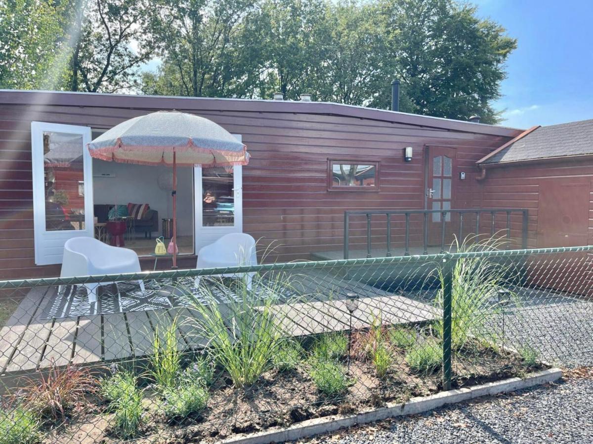 Gezellig Chalet Met 2 Slaapkamers En Zicht Op Het Water Erm Екстер'єр фото