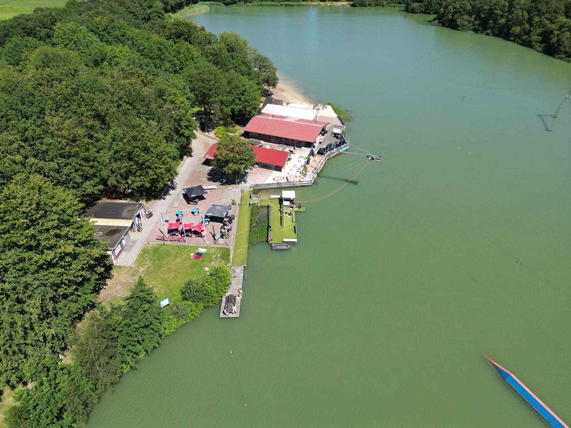 Gezellig Chalet Met 2 Slaapkamers En Zicht Op Het Water Erm Екстер'єр фото